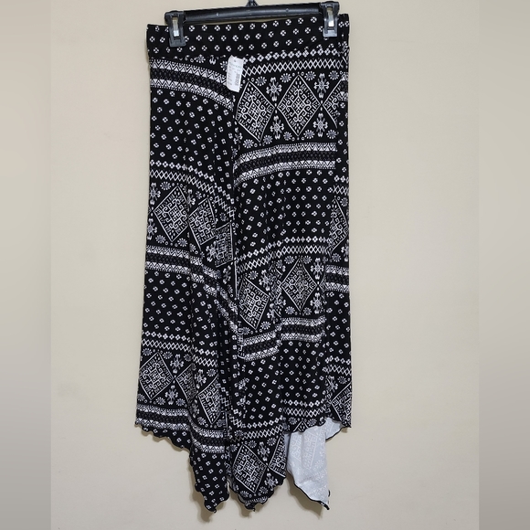 Maurices Maxi Skirt - Picture 1 of 4